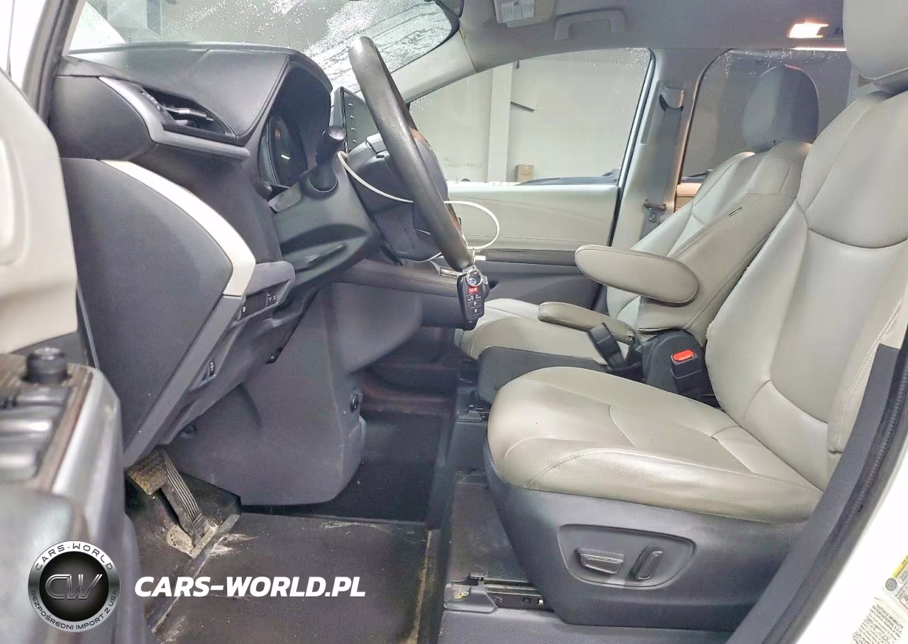 2023 Toyota Sienna Le VIN:5TDKSKFCXPS086425 - 7