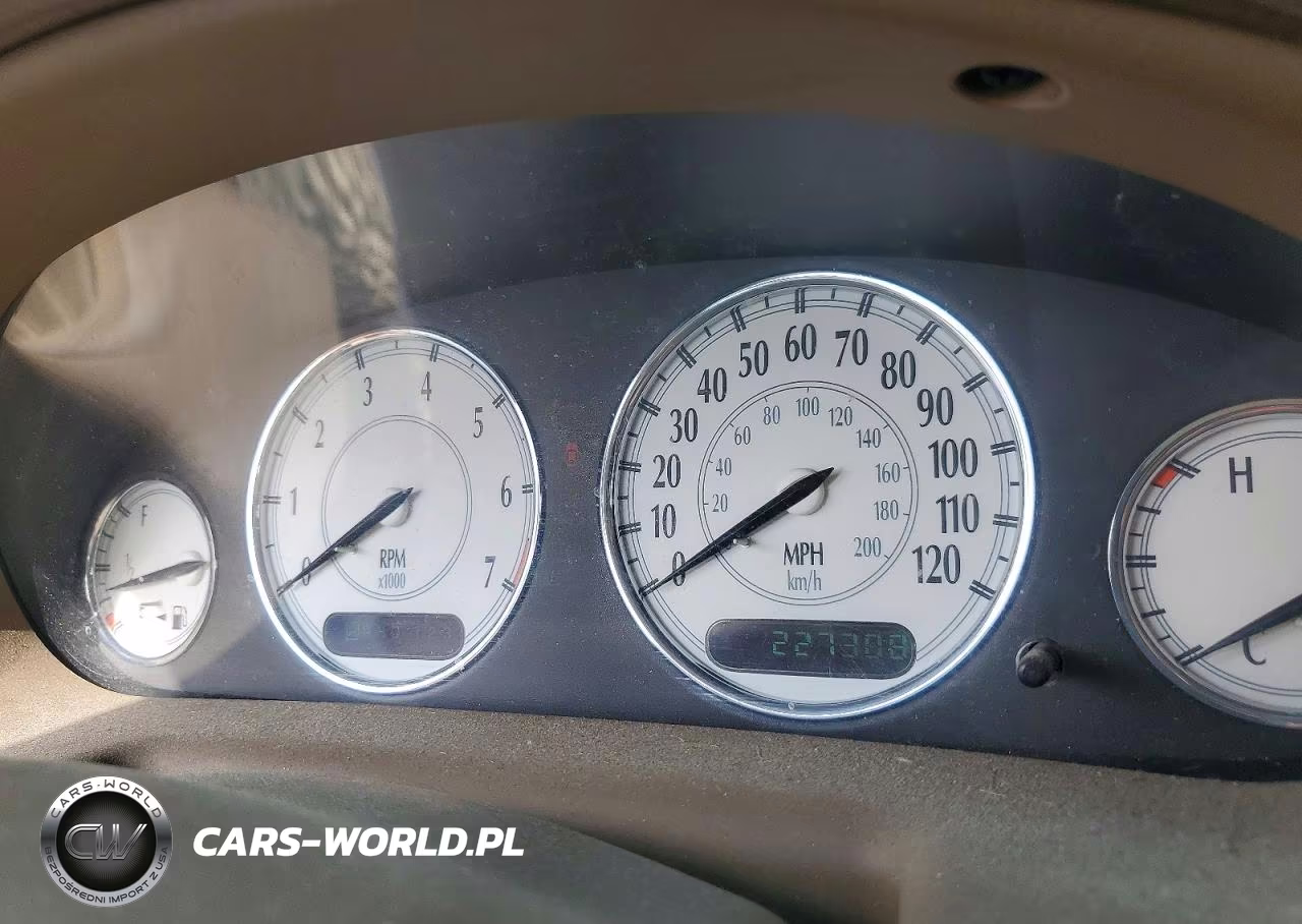 1999 Chrysler 300 VIN:2C3HE66G7XH234593 - 9