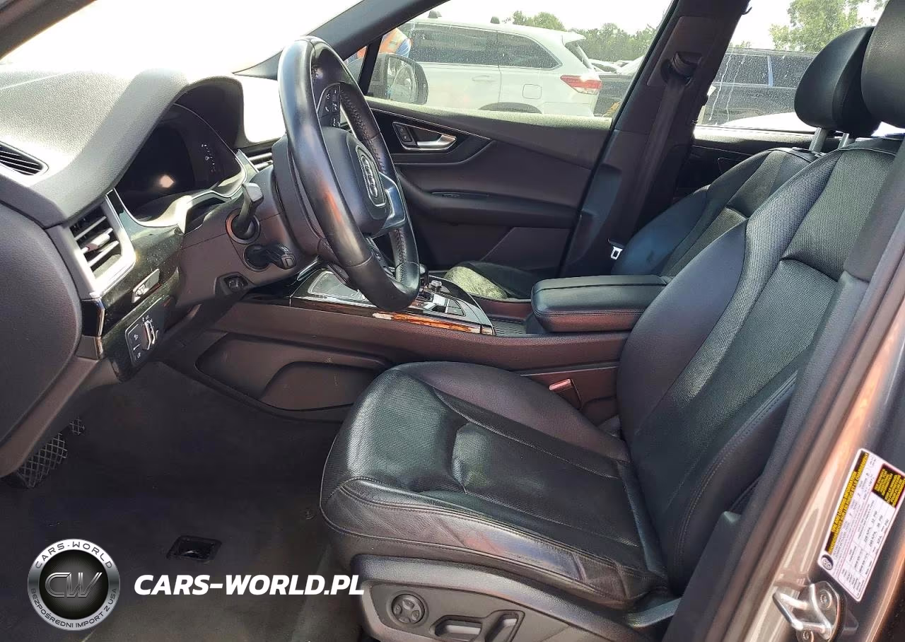 2017 Audi Q7 VIN:WA1LAAF7XHD033655 - 7