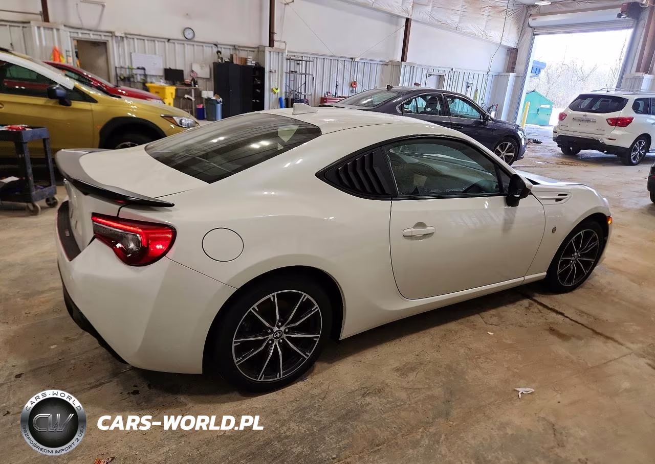 2017 Toyota 86 Base VIN:JF1ZNAA14H8704713 - 3