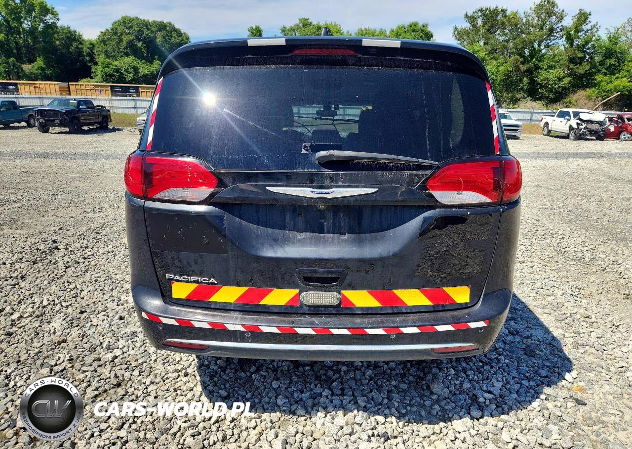 2019 Chrysler Pacifica Touring L VIN:2C4RC1BG0KR523882 - 6