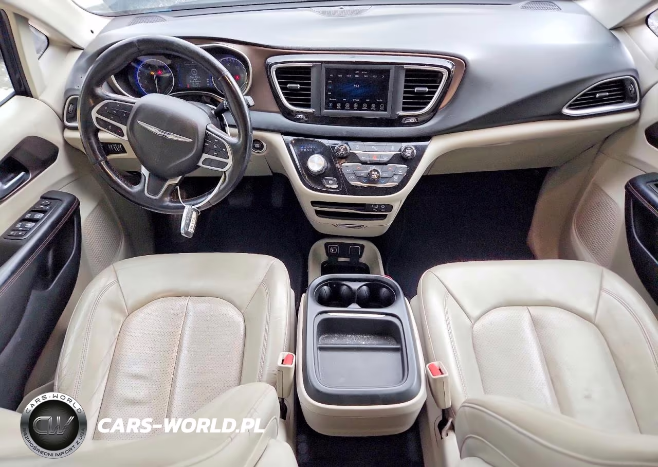 2019 Chrysler Pacifica Touring L VIN:2C4RC1BG0KR523882 - 8