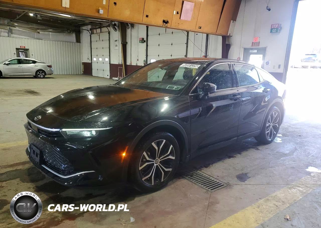 2025 Toyota Crown Xle – zdjęcie 1 z 12