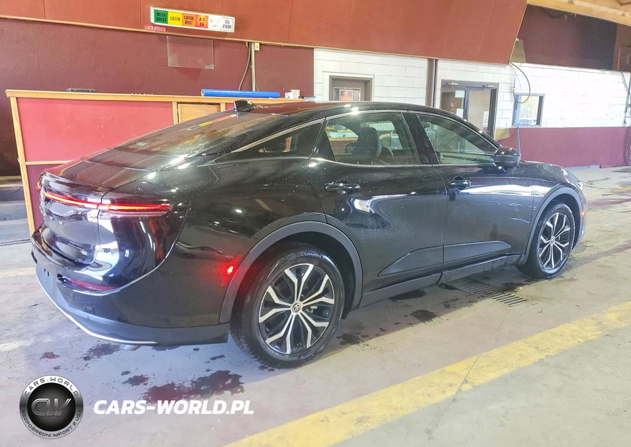 2025 Toyota Crown Xle VIN:JTDAAAAF7S3038000 - 3