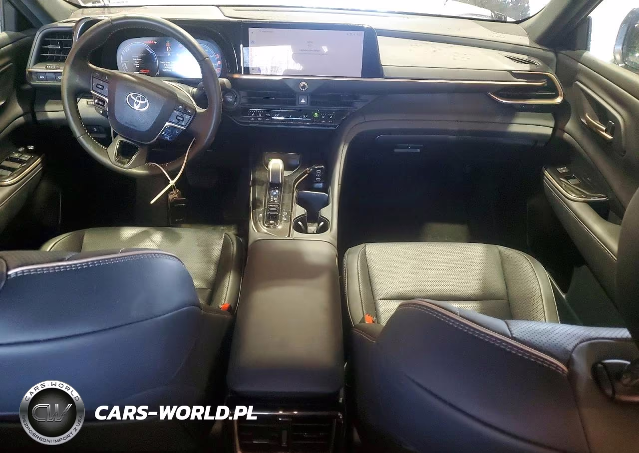 2025 Toyota Crown Xle VIN:JTDAAAAF7S3038000 - 8