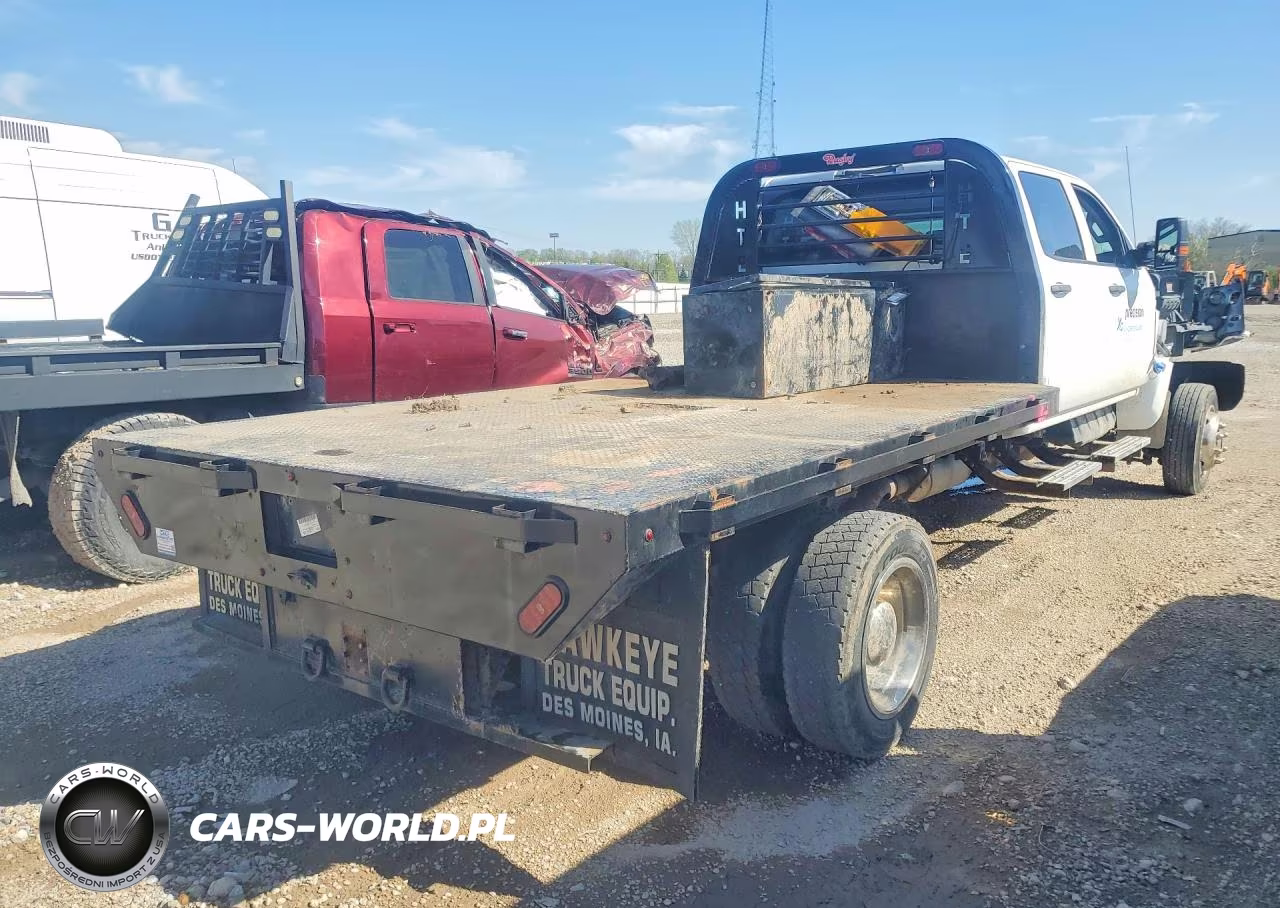 2019 Chevrolet Silverado Medium Duty VIN:1HTKJPVM6KH827647 - 3