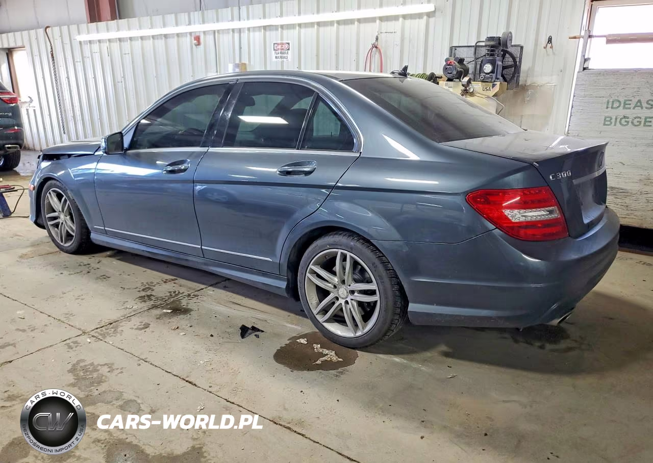 2013 Mercedes-Benz C 300 4Matic VIN:WDDGF8AB7DA812977 - 2