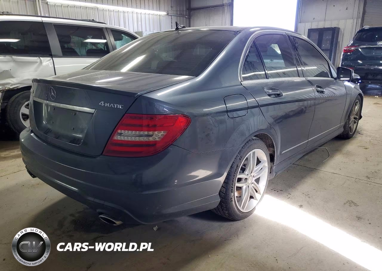 2013 Mercedes-Benz C 300 4Matic VIN:WDDGF8AB7DA812977 - 3