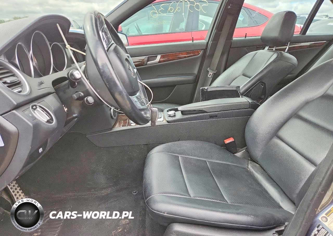2013 Mercedes-Benz C 300 4Matic VIN:WDDGF8AB7DA812977 - 7