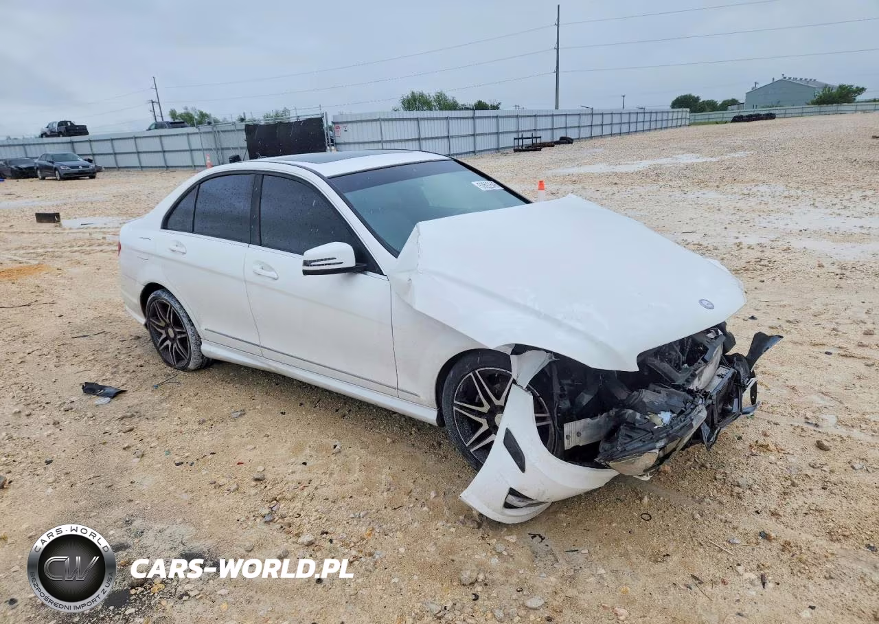 2013 Mercedes-Benz C 250 VIN:WDDGF4HB6DA828912 - 4
