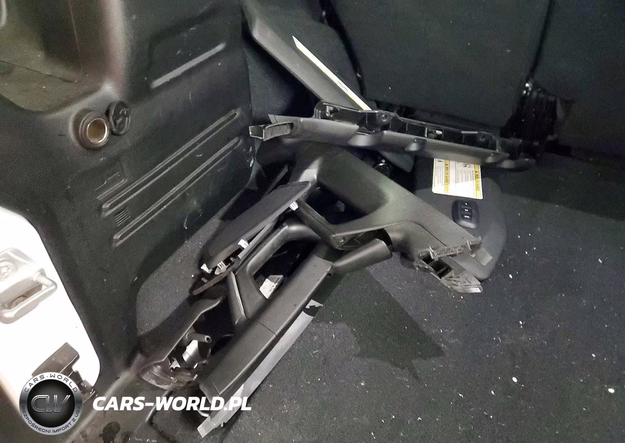2019 Jeep Wrangler Unlimited Sahara VIN:1C4HJXEG1KW534297 - 13