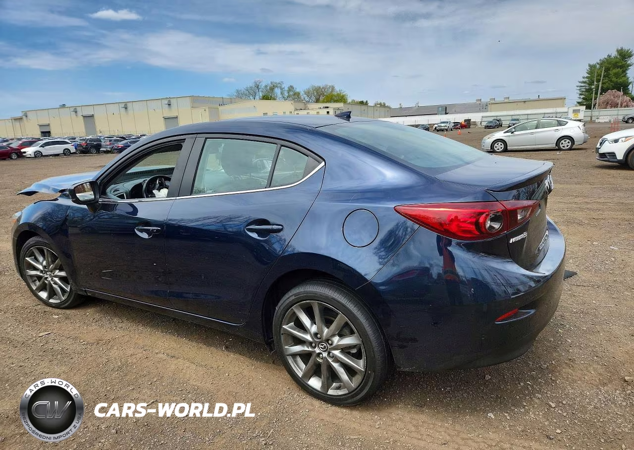 2018 Mazda 3 Touring VIN:3MZBN1V33JM256552 - 2