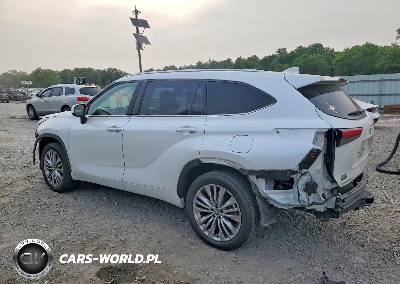2022 Toyota Highlander Platinum VIN:5TDFZRAH4NS130571 - 2
