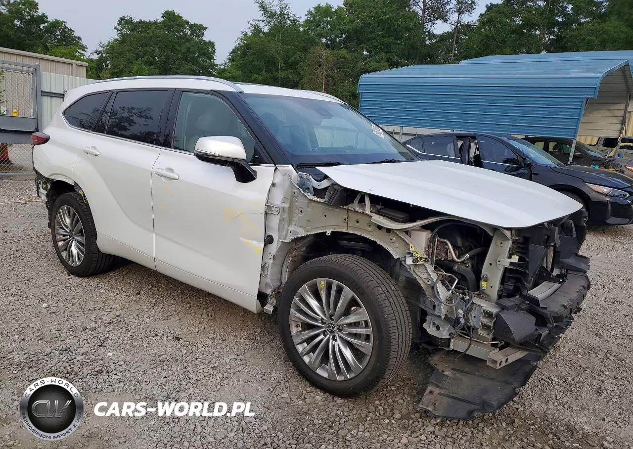 2022 Toyota Highlander Platinum VIN:5TDFZRAH4NS130571 - 4