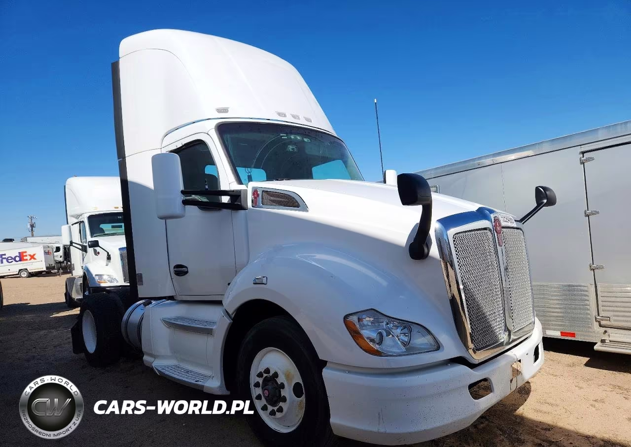 2015 Kenworth T680 Semi Truck