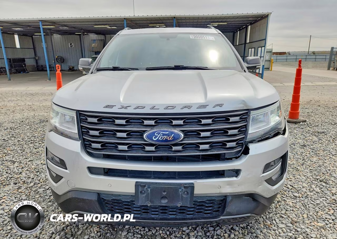 2017 Ford Explorer Xlt VIN:1FM5K8D86HGE11545 - 5