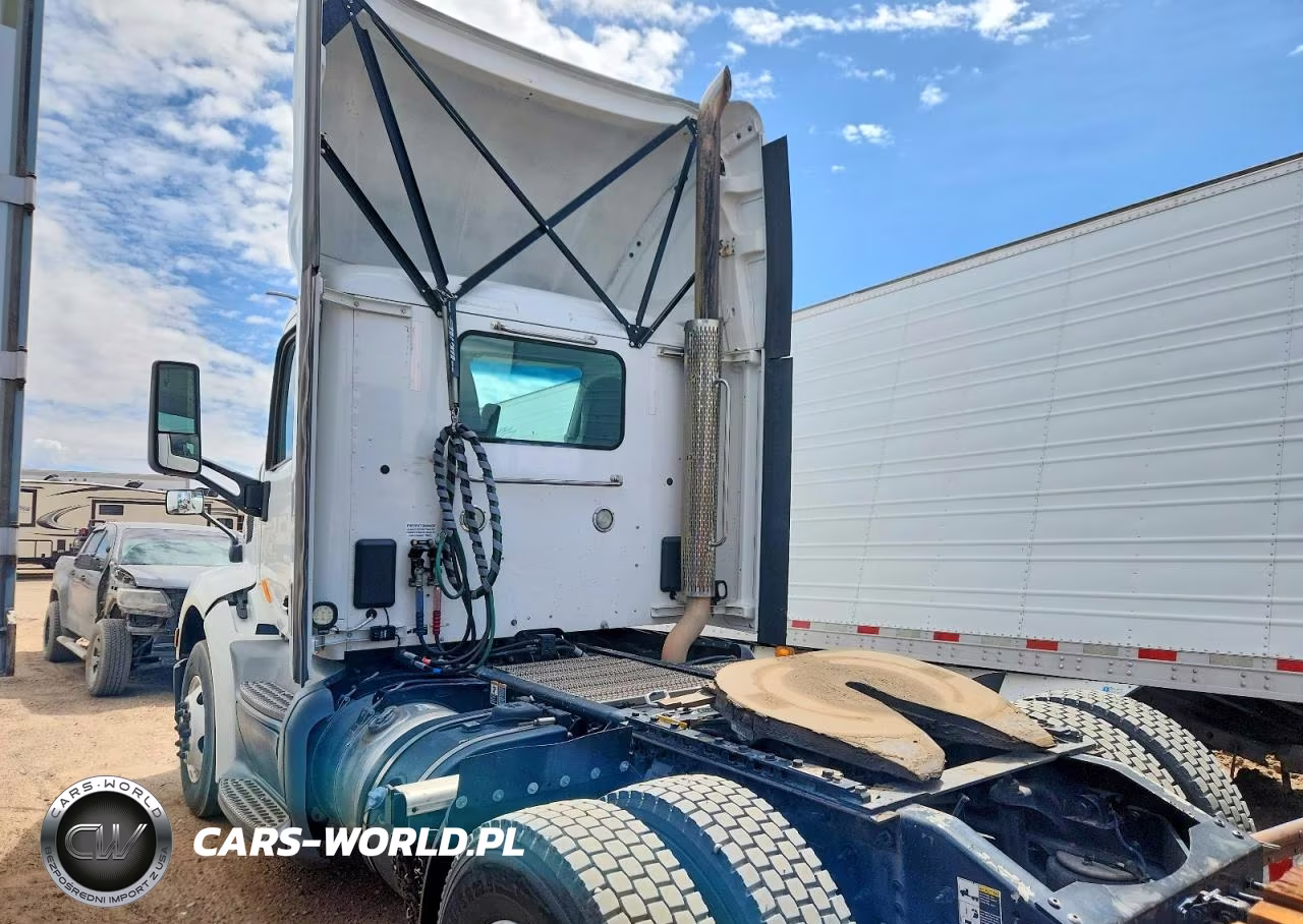 2018 Peterbilt 579 Semi Truck VIN:1XPBA48X3JD477934 - 3