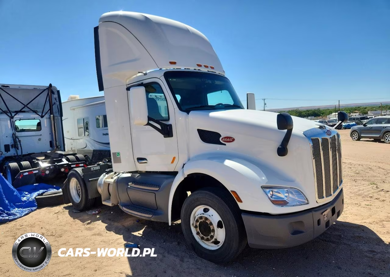 2018 Peterbilt 579 Semi Truck