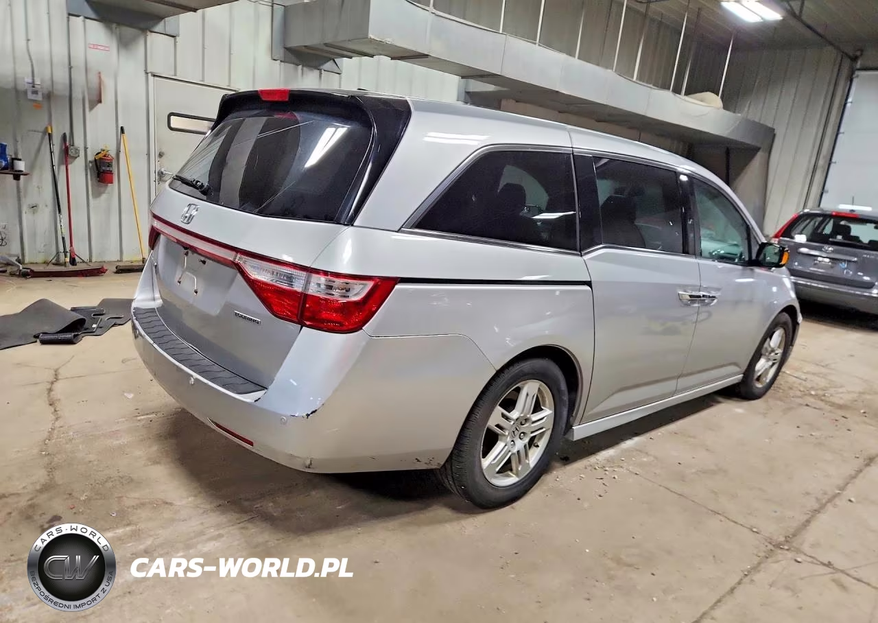 2012 Honda Odyssey Touring VIN:5FNRL5H92CB072600 - 3