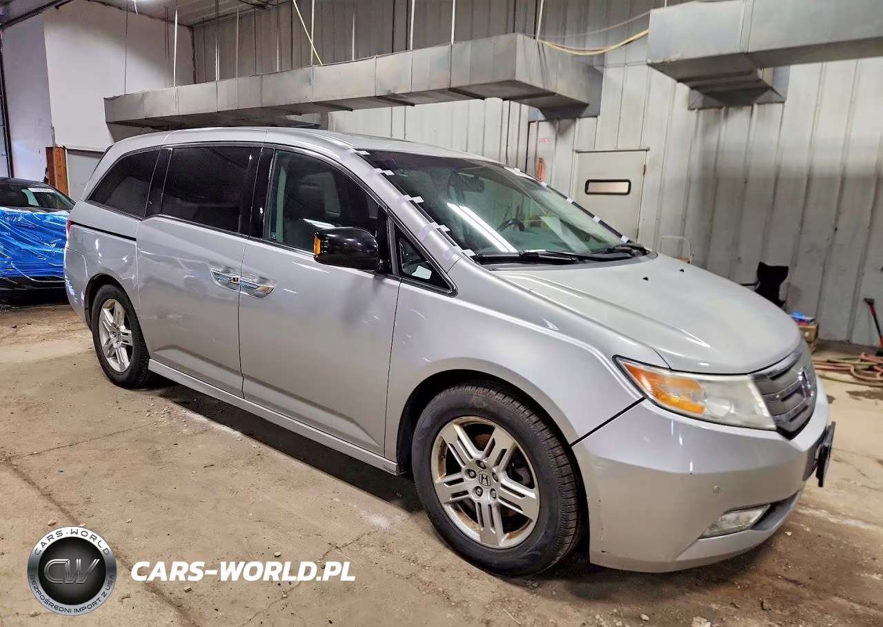2012 Honda Odyssey Touring VIN:5FNRL5H92CB072600 - 4