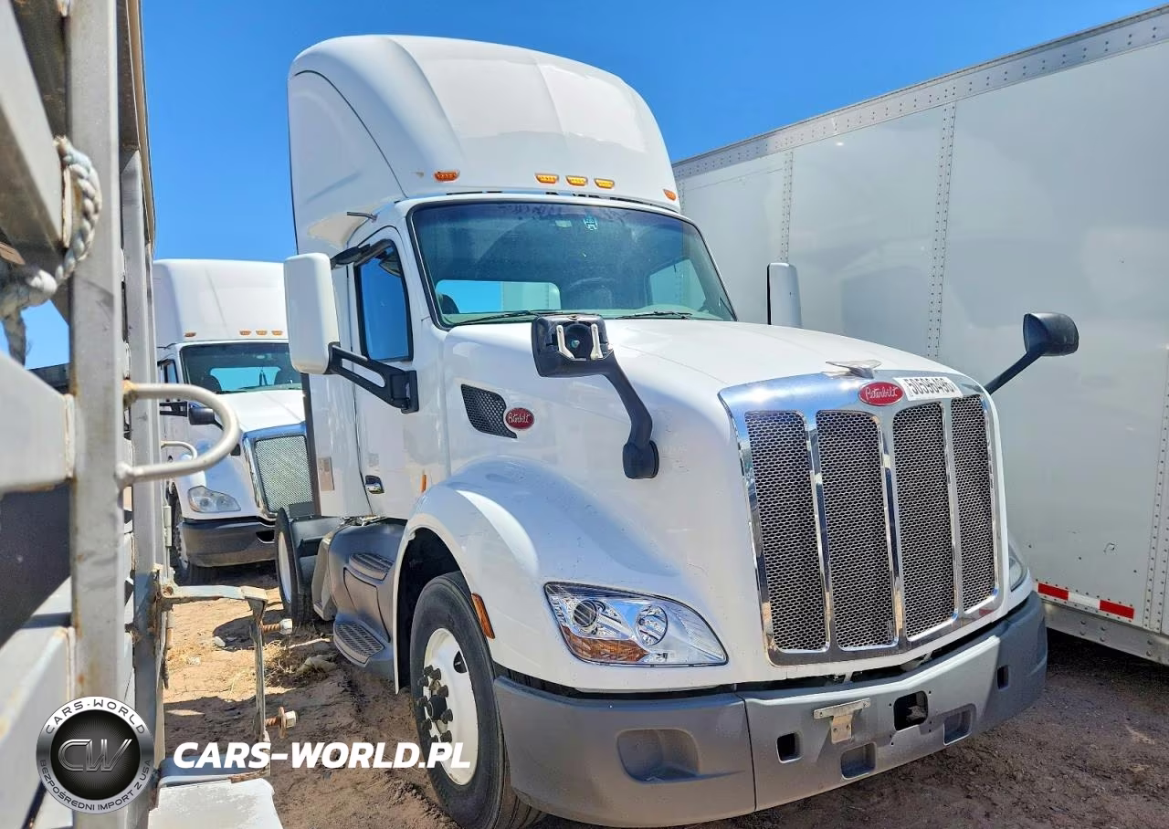 2018 Peterbilt 579 Semi Truck