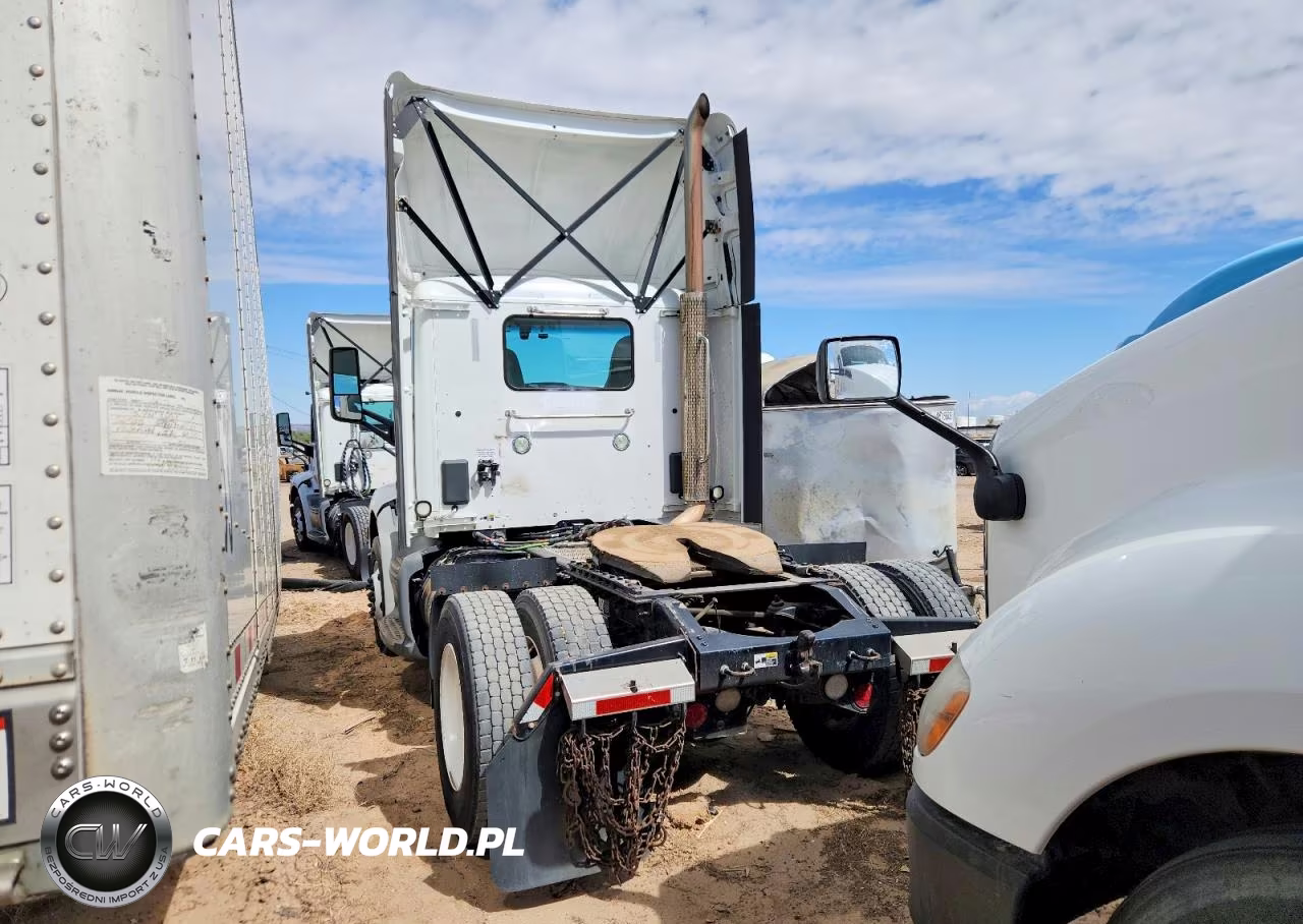 2018 Peterbilt 579 Semi Truck VIN:1XPBA48X2JD477990 - 3