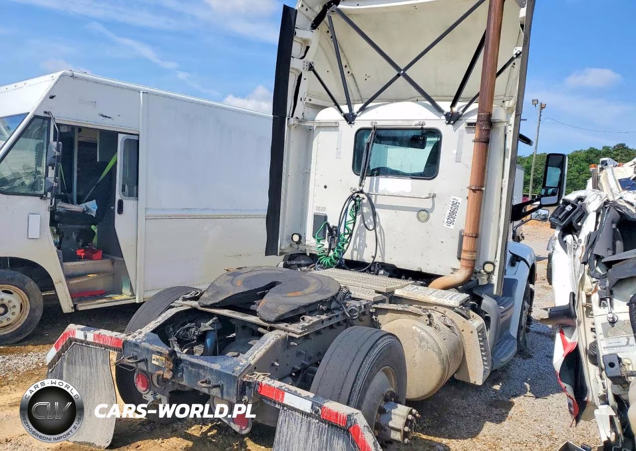 2017 Peterbilt 579 Semi Truck VIN:1XPBA48X7HD428889 - 4