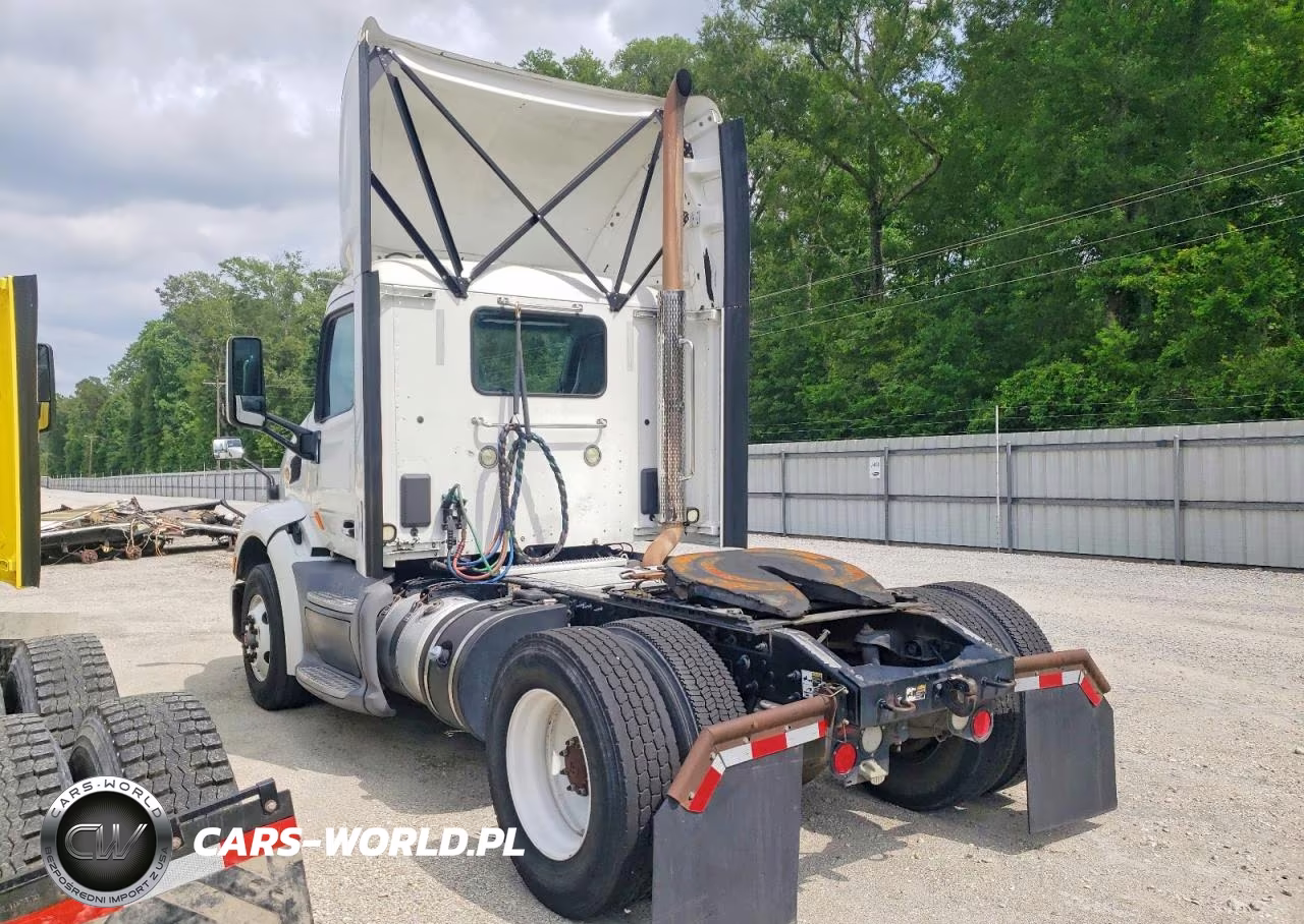 2017 Peterbilt 579 Semi Truck VIN:1XPBA48X0HD428992 - 3