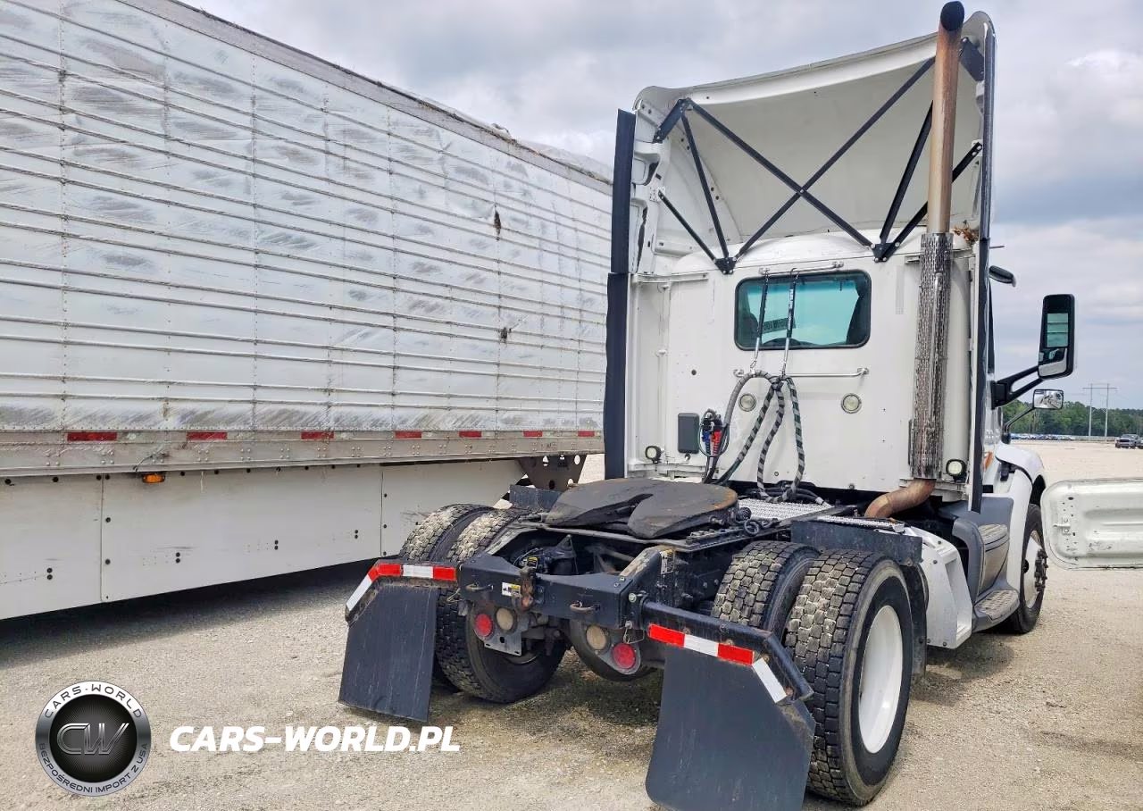 2018 Peterbilt 579 Semi Truck VIN:1XPBA48X3JD477450 - 4