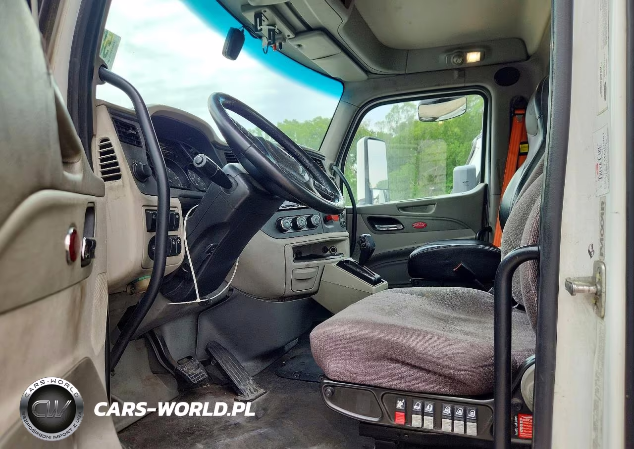 2018 Peterbilt 579 Semi Truck VIN:1XPBA48X3JD477450 - 5