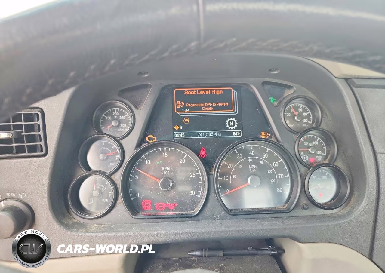 2018 Peterbilt 579 Semi Truck VIN:1XPBA48X3JD477450 - 8