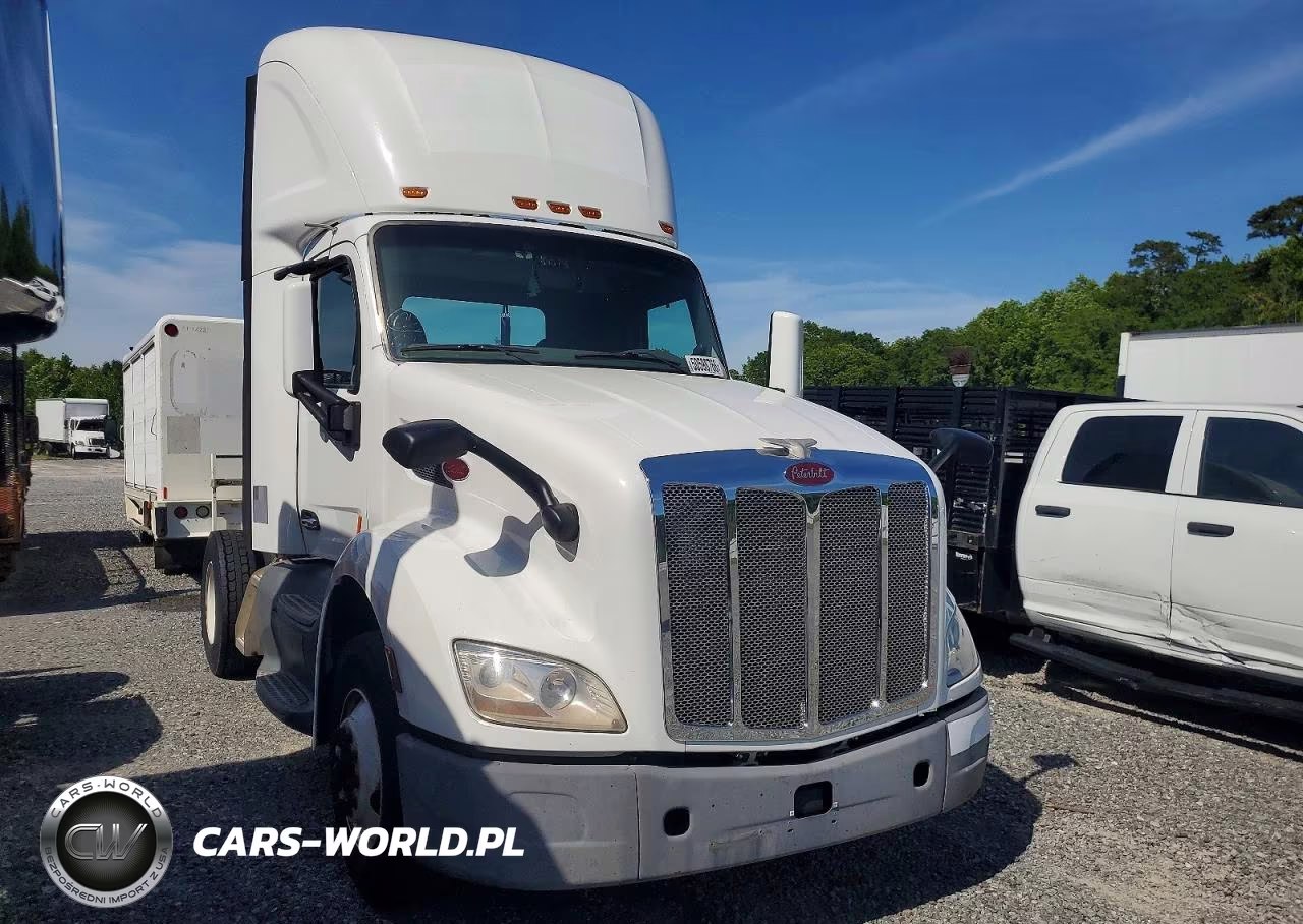 2017 Peterbilt 579 Semi Truck