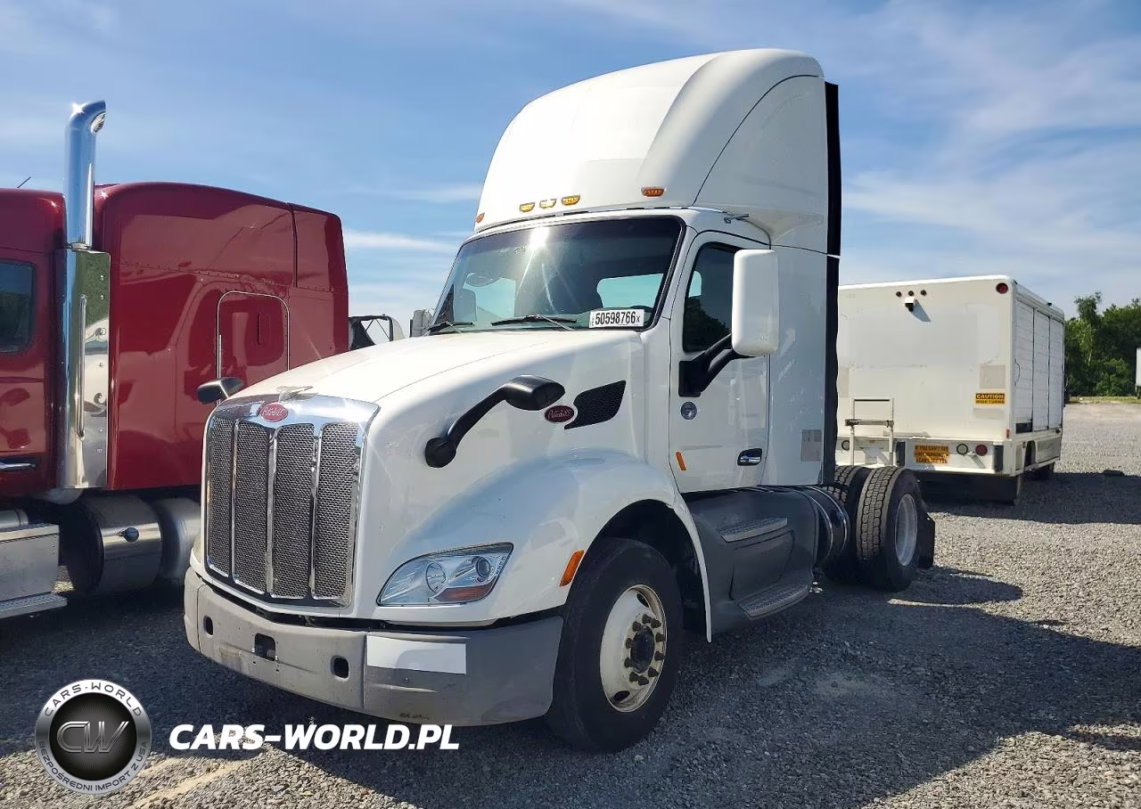 2017 Peterbilt 579 Semi Truck VIN:1XPBA48X3HD428811 - 2