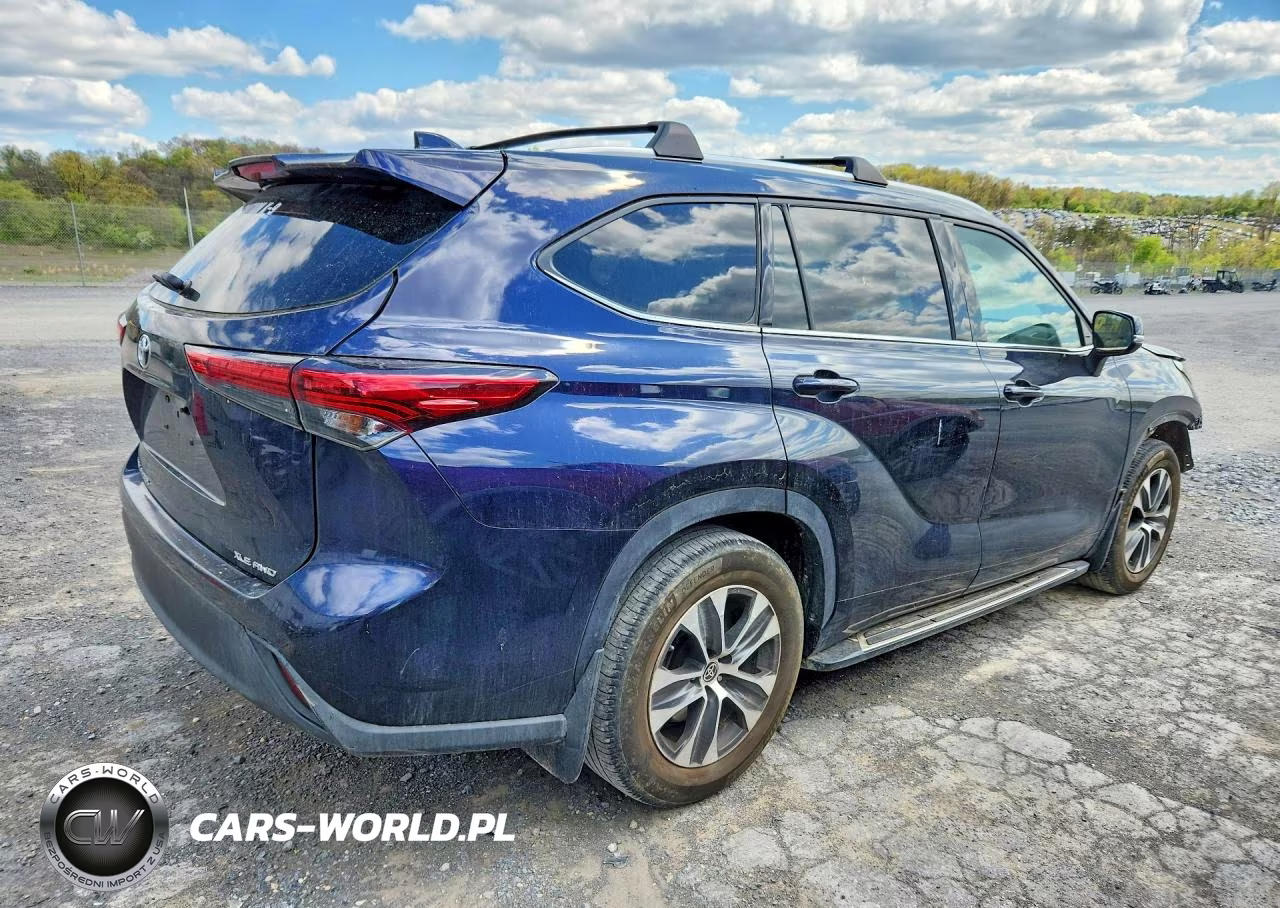 2021 Toyota Highlander Xle VIN:5TDHZRBH3MS160666 - 3