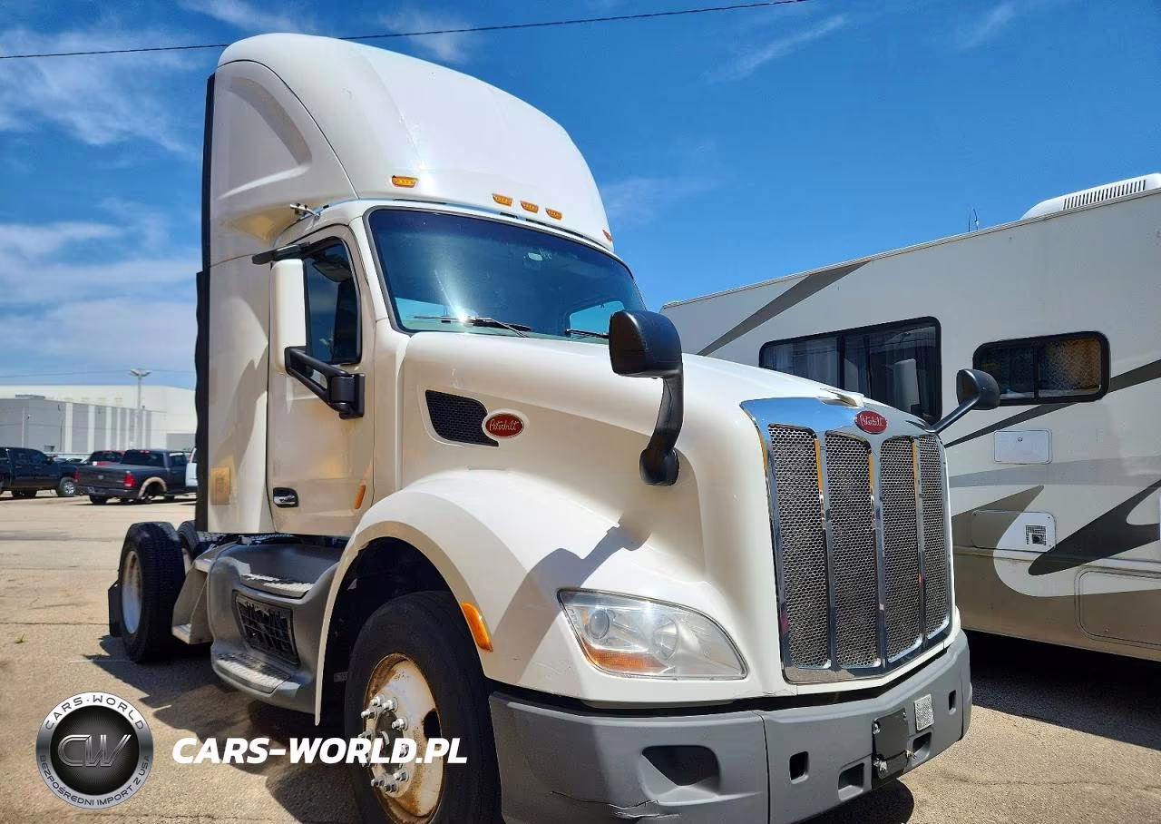 2018 Peterbilt 579 Semi Truck