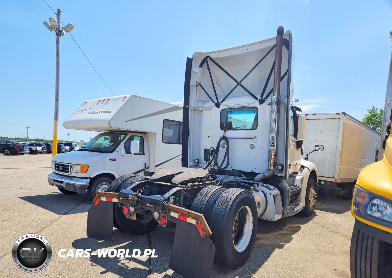 2018 Peterbilt 579 Semi Truck VIN:1XPBA48X6JD477488 - 4