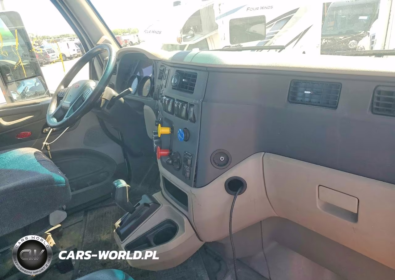 2018 Peterbilt 579 Semi Truck VIN:1XPBA48X6JD477488 - 5