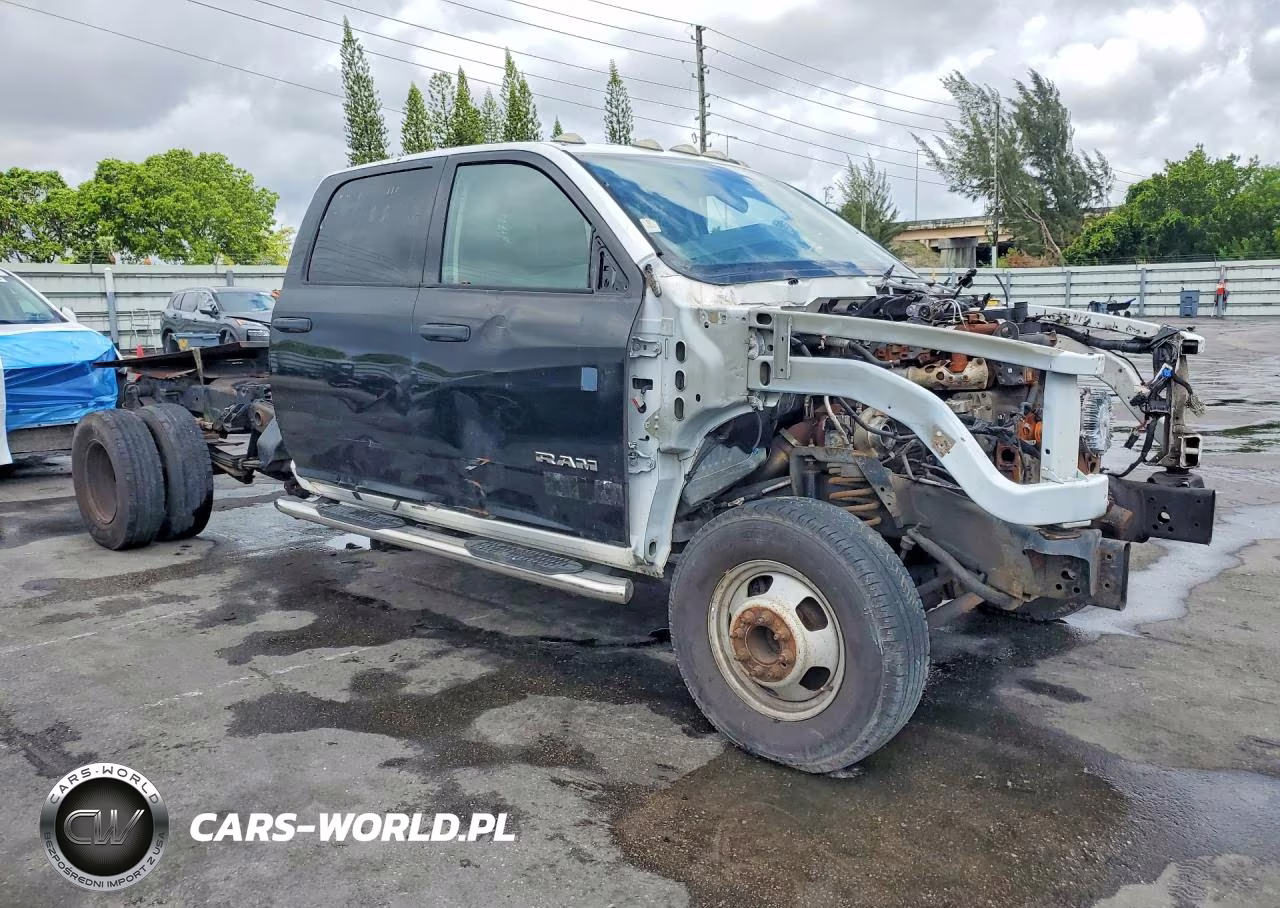 2018 Ram 3500 St VIN:3C63RRGL8JG361326 - 4
