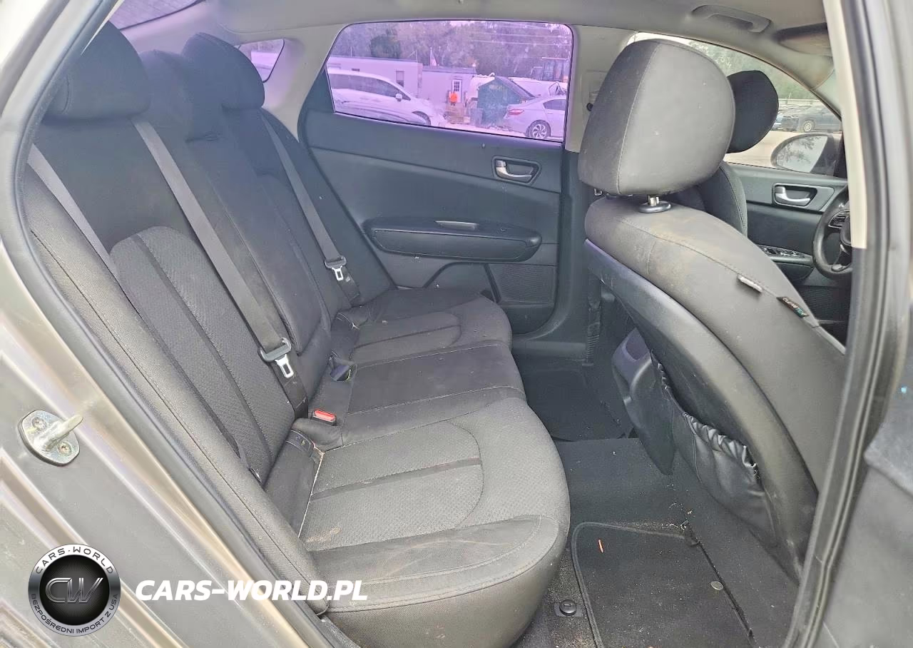 2017 Kia Optima Lx VIN:5XXGT4L32HG121870 - 10