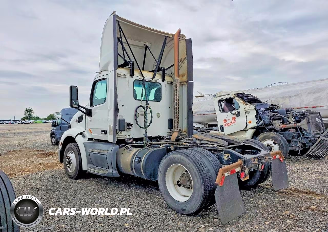 2016 Peterbilt 579 Semi Truck VIN:1XPBA48X1GD361690 - 3
