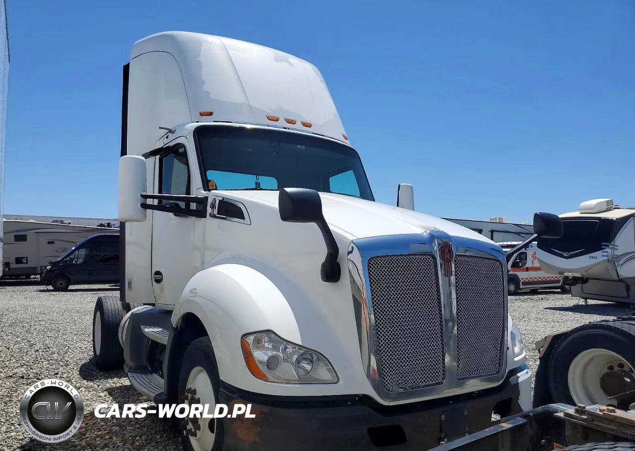 2016 Kenworth T680 Semi Truck