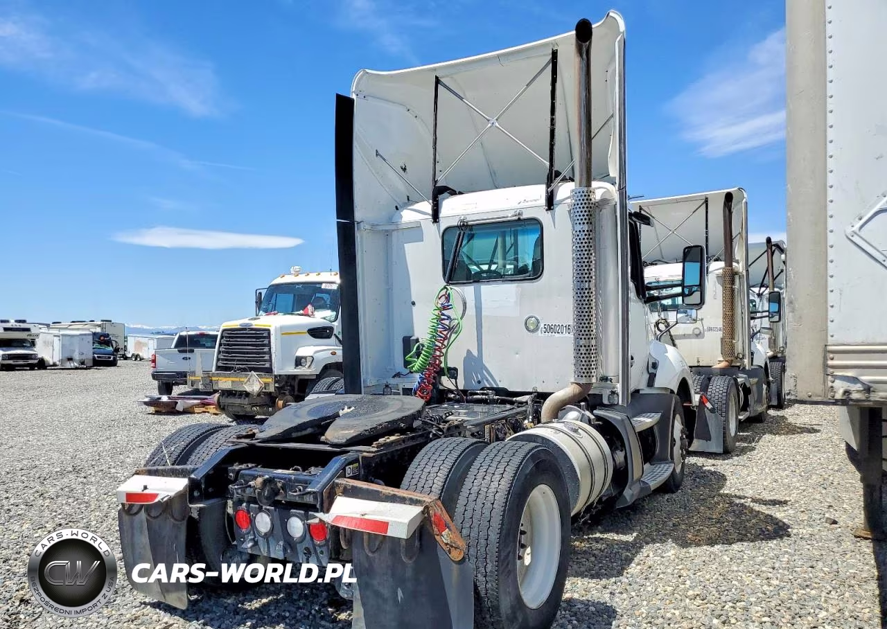 2016 Kenworth T680 Semi Truck VIN:1XKYA48X2GJ124871 - 4