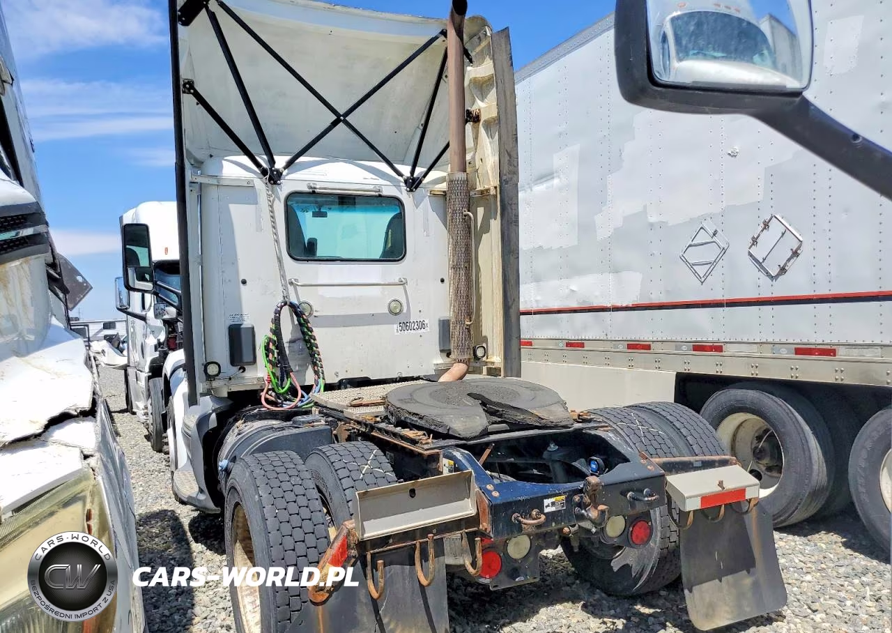 2017 Peterbilt 579 Semi Truck VIN:1XPBA48X7HD428486 - 3
