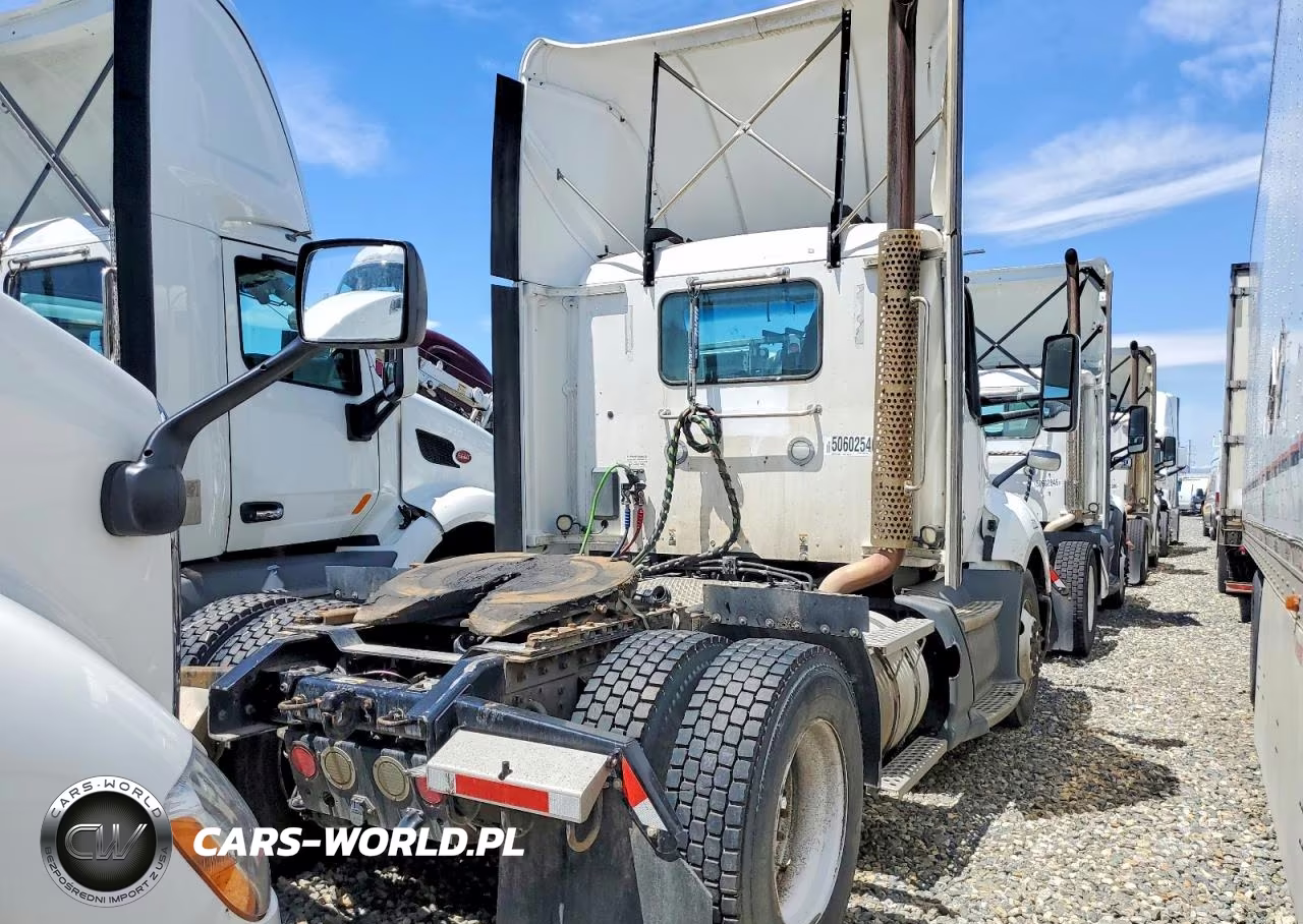 2018 Kenworth T680 Semi Truck VIN:1XKYA48XXJJ204331 - 4