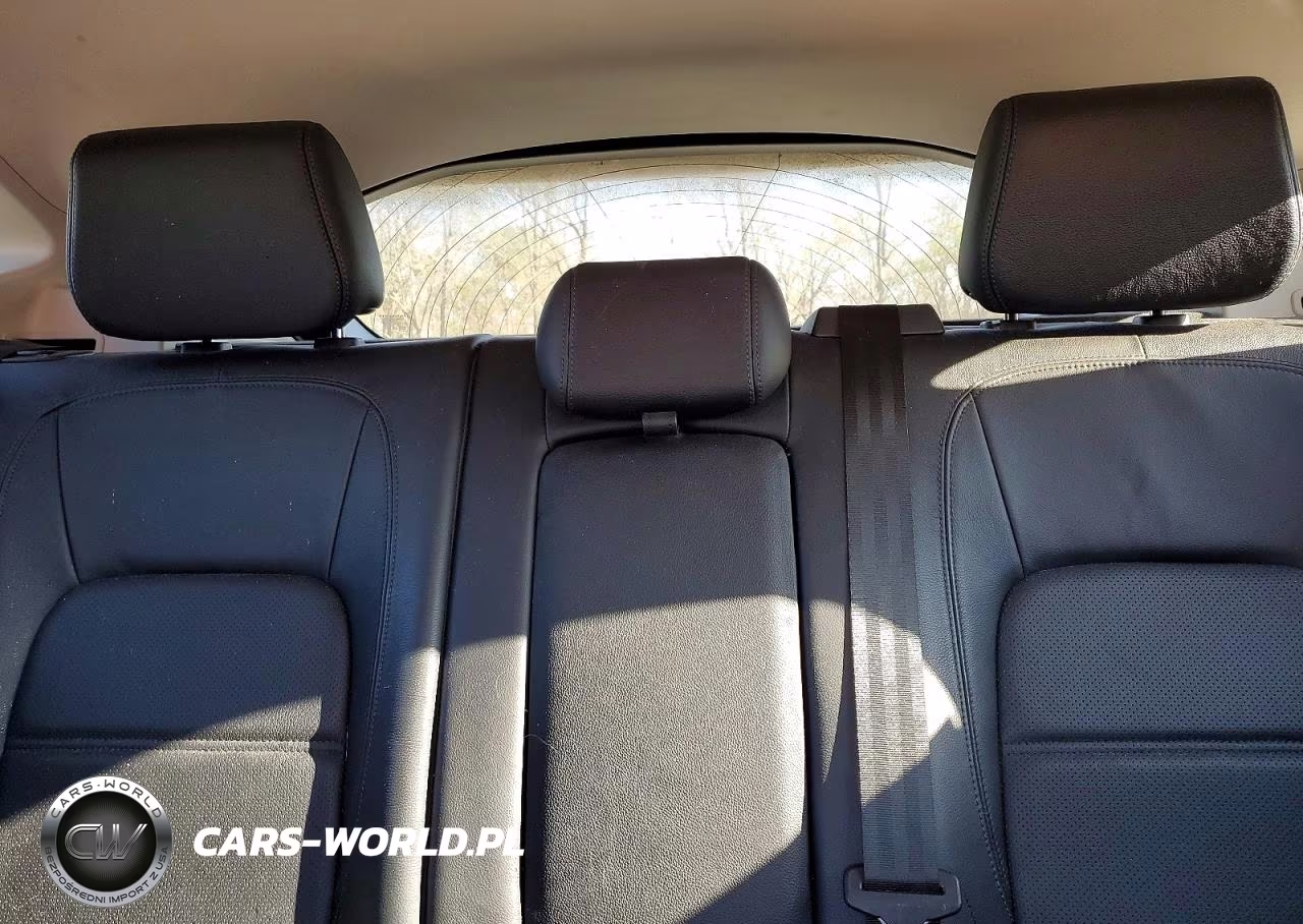2018 Jaguar E-Pace S VIN:SADFJ2FX9J1Z31619 - 10