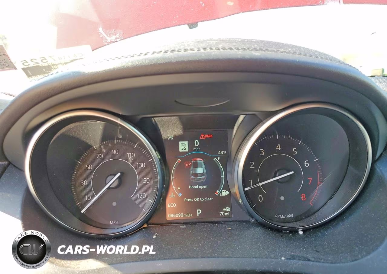 2018 Jaguar E-Pace S VIN:SADFJ2FX9J1Z31619 - 9