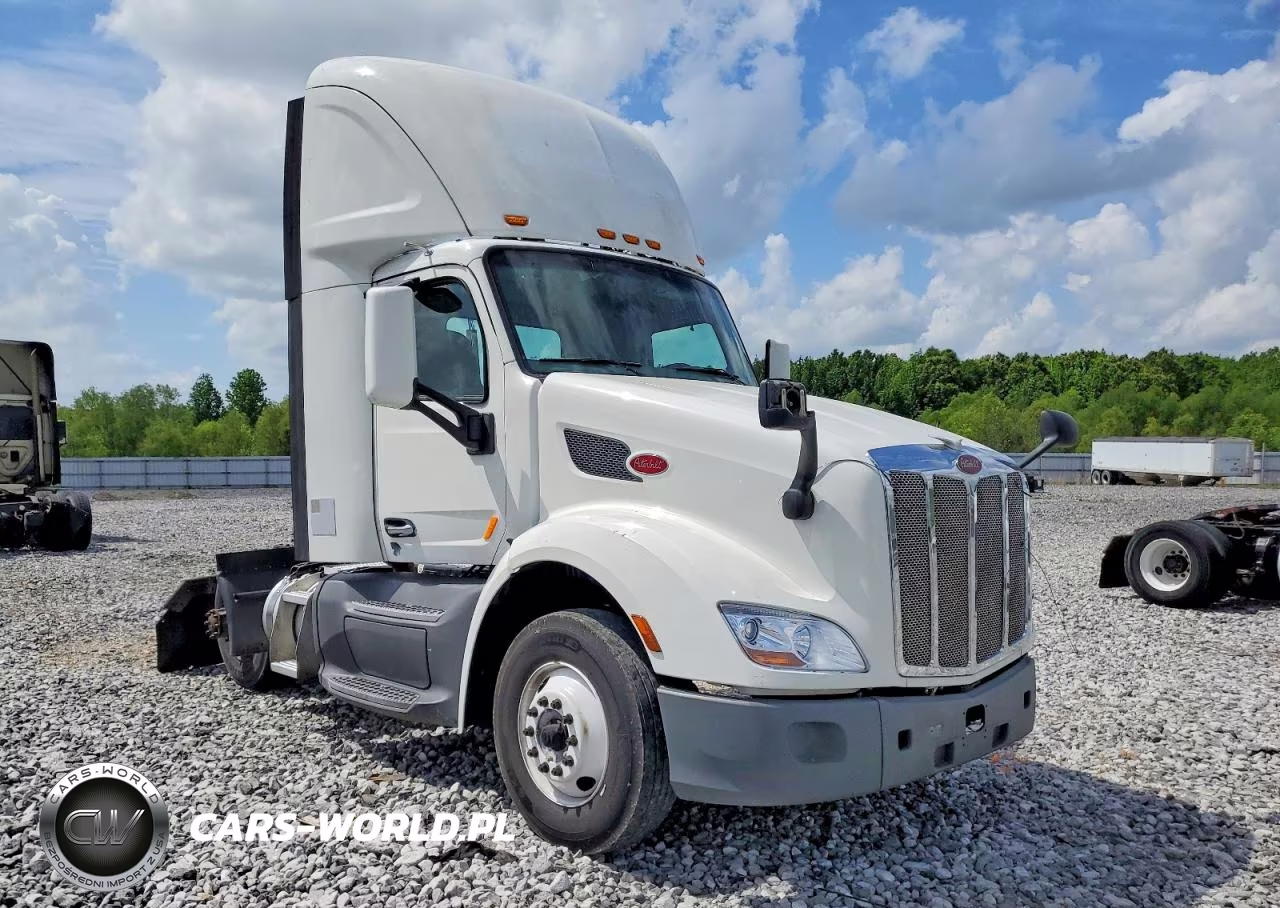 2018 Peterbilt 579 Semi Truck
