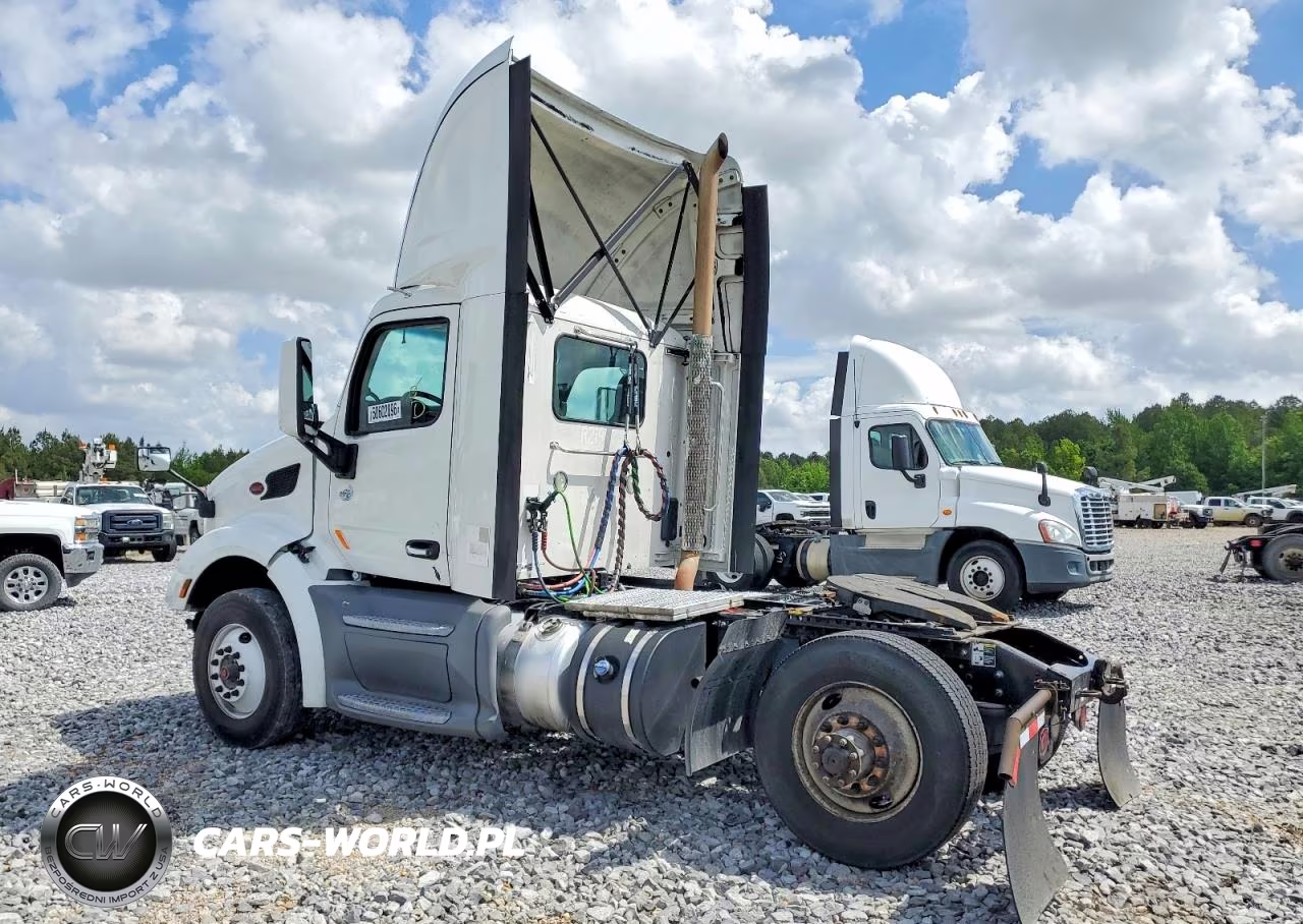 2018 Peterbilt 579 Semi Truck VIN:1XPBA48X4JD478378 - 3