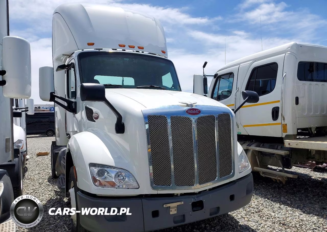 2018 Peterbilt 579 Semi Truck