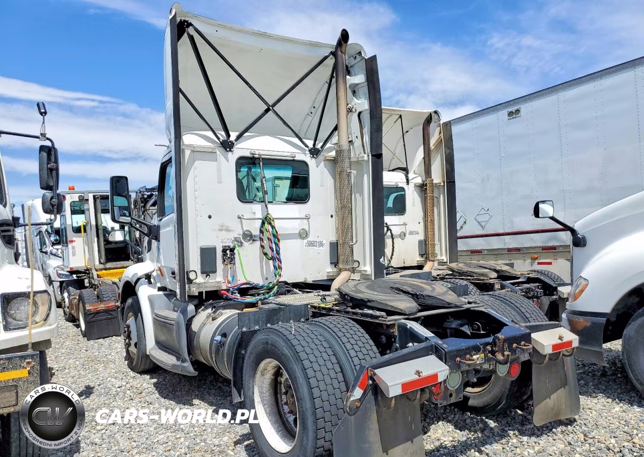 2018 Peterbilt 579 Semi Truck VIN:1XPBA48X1JD478077 - 3